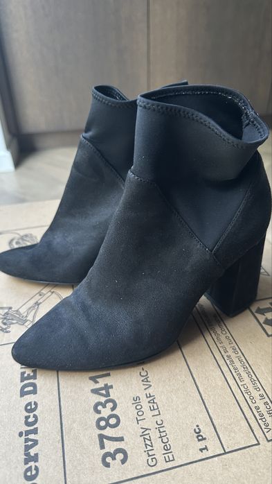 Buty na obcasie rozmiar 36 czarne stan dobry
