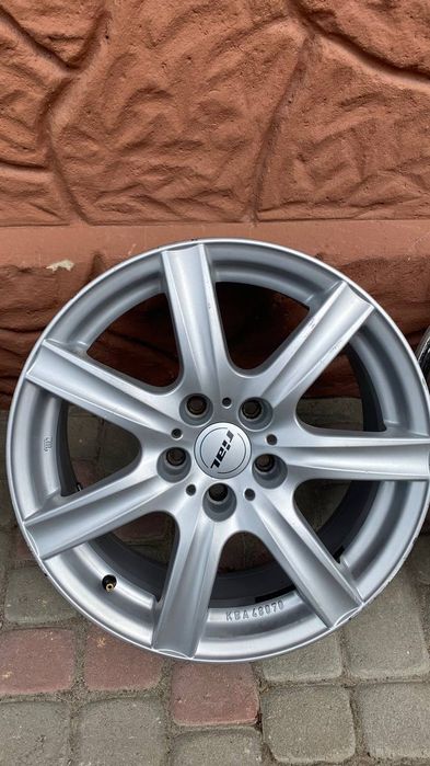 Продам титани р17 5 на112
