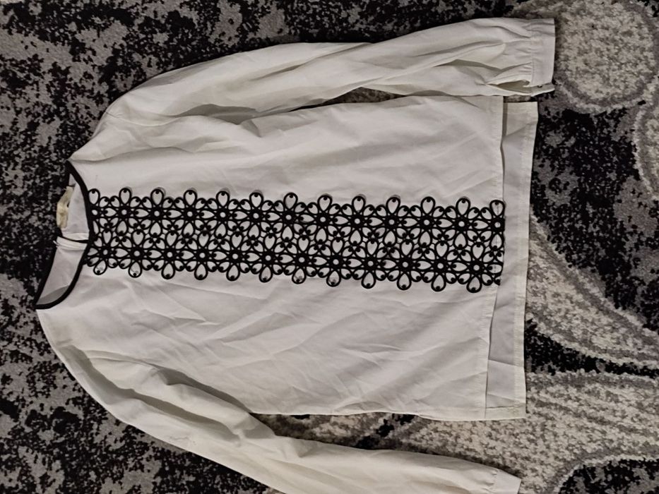 Б/У шкільна блуза на дівчинку 11-12 років