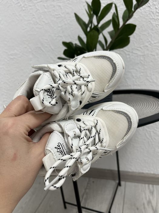 Кросівки для дівчинки