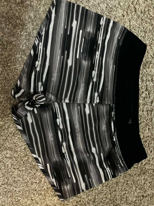 Krótkie spodenki NIKE Dri-Fit do biegania XS