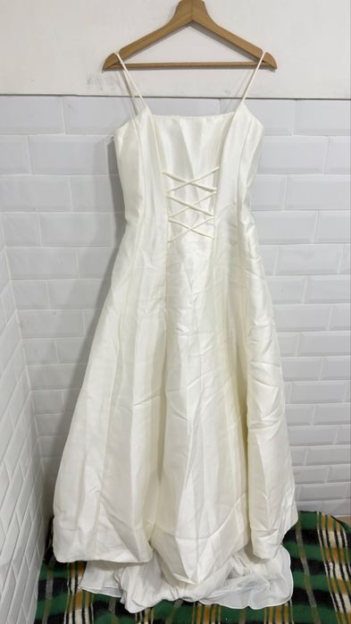 Vestido de noiva novo com cinto