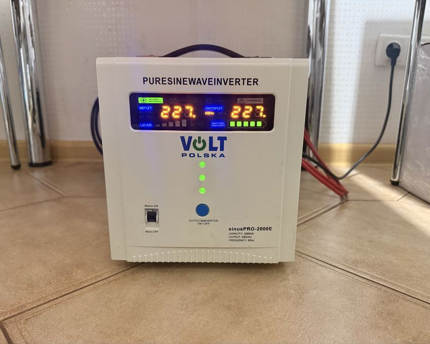 ДБЖ Джерело безперебійного живлення  до 2 кВт інвертор Volt Polska Sinus Pro 2000 E з укумулятором Caravan 140 Ah 12V для котла,холодильника,світла