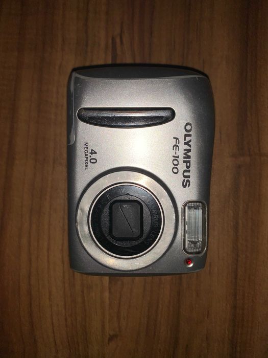 Câmara Fotográfica Digital Olympus FE-100
