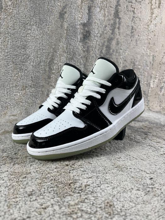 Jordan 1 Low SE Concord Preto e Branco Tamanho 41EU
