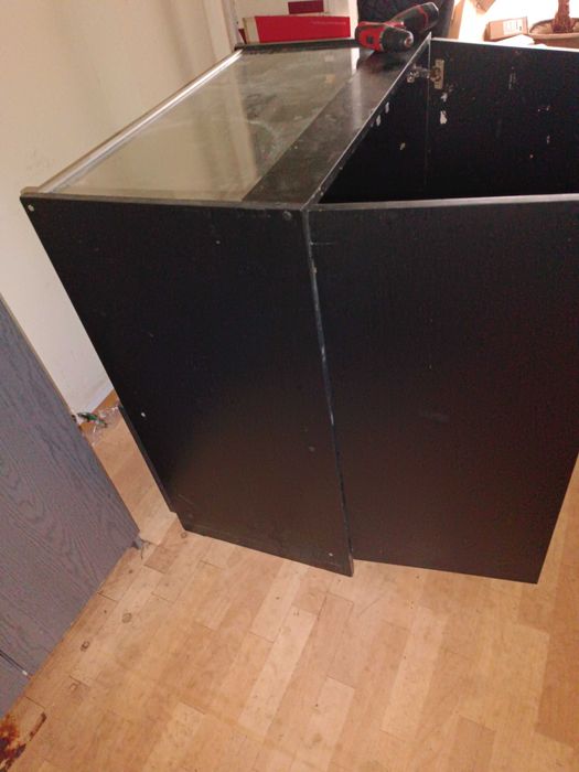 столи та тумби для дому і офісу