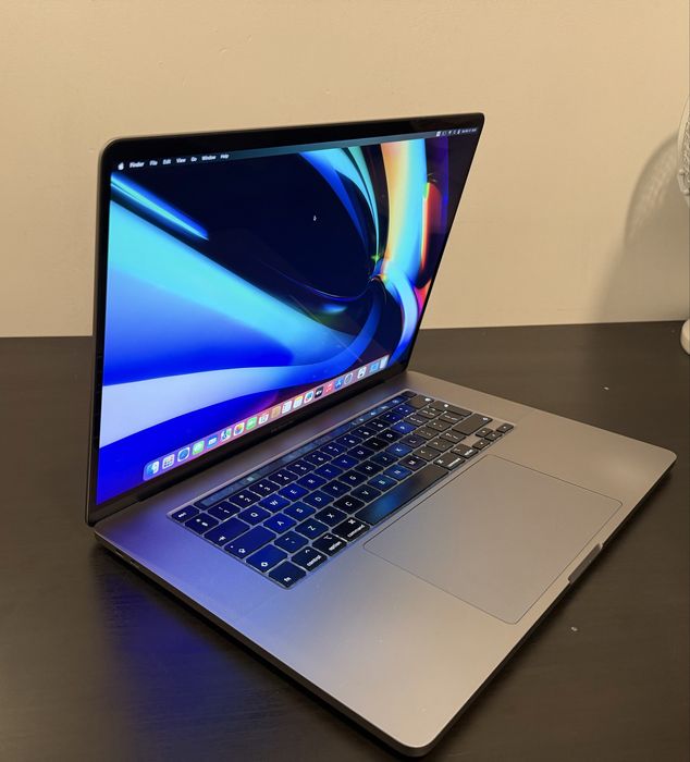 Laptop Apple MacBook Pro 16” / i9 / 16GB RAM / 1TB SSD / model A2141