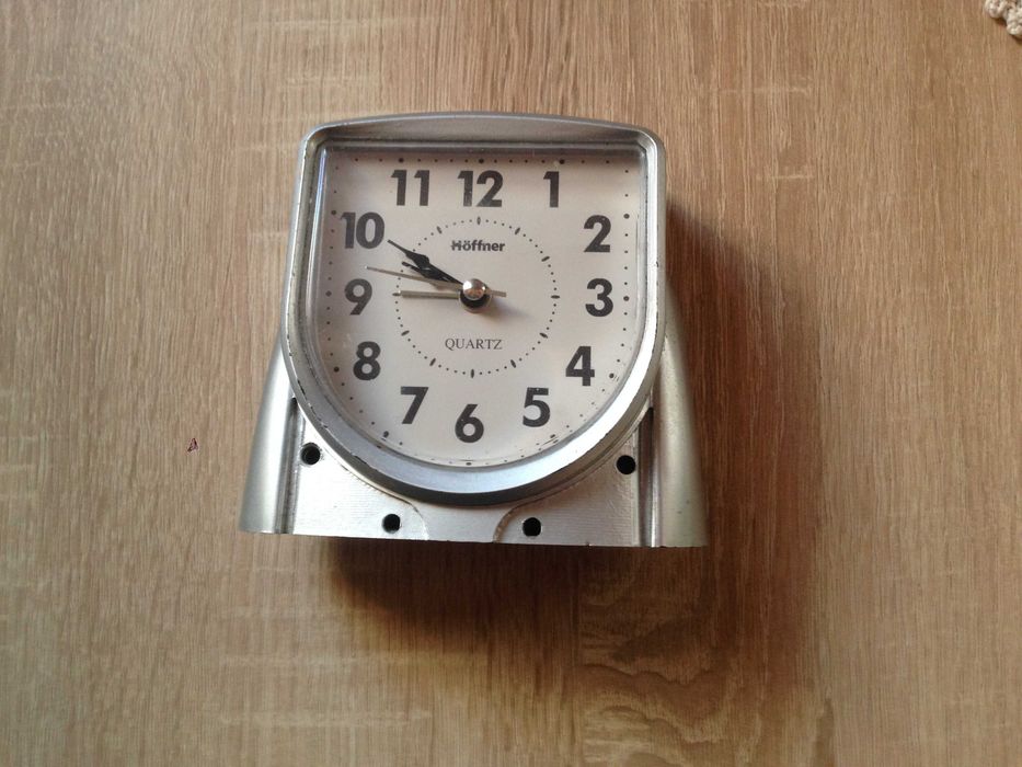 Zegarek budzik       .