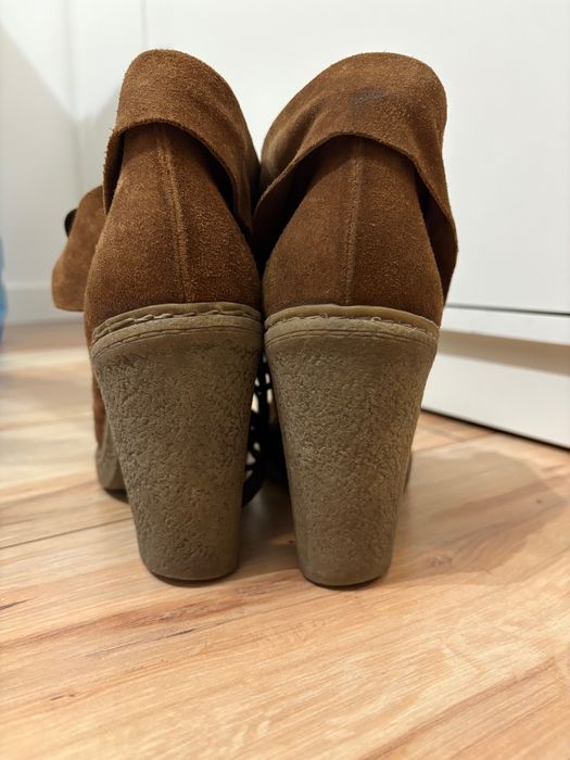 botki na słupku, sztyblety