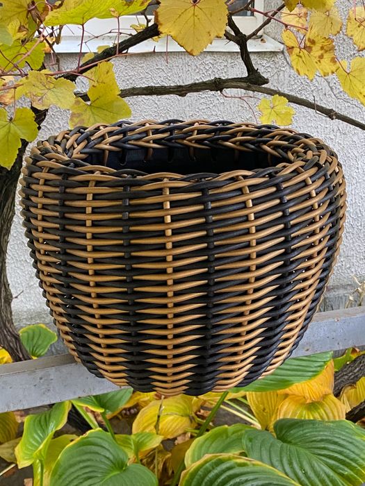 Кашпо из ротанга тигровое на 12 л чёрное с золотом ручная работа
