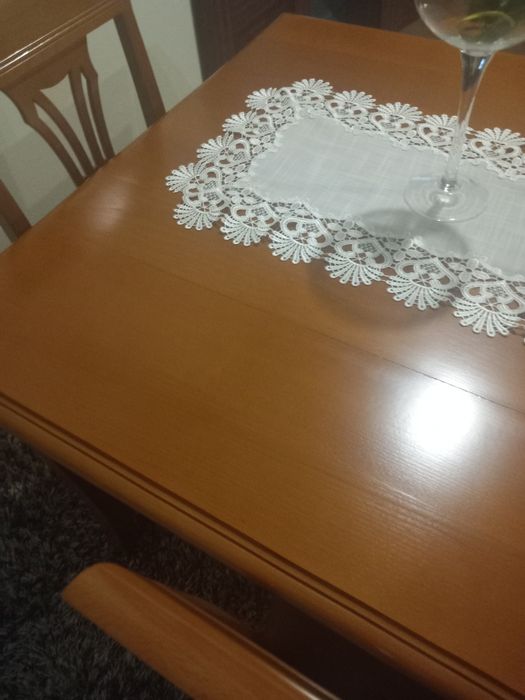 Mesa de sala em cerejeira