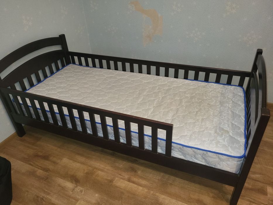 Продам кровать дитячу