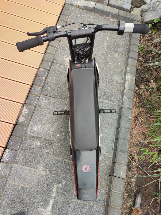 Motorek elektryczny RAZOR MX125 Dirt czarny