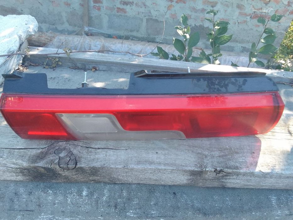 Продам задній правий ліхтар (фонарь) MAKO AL RH 01380672080