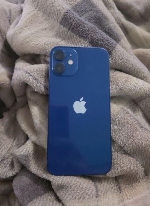 Apple iPhone 12