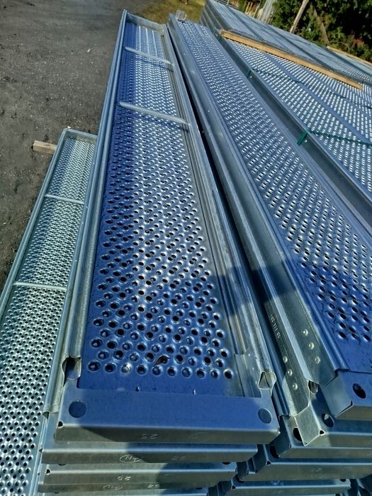 Rusztowania elewacyjne plettac