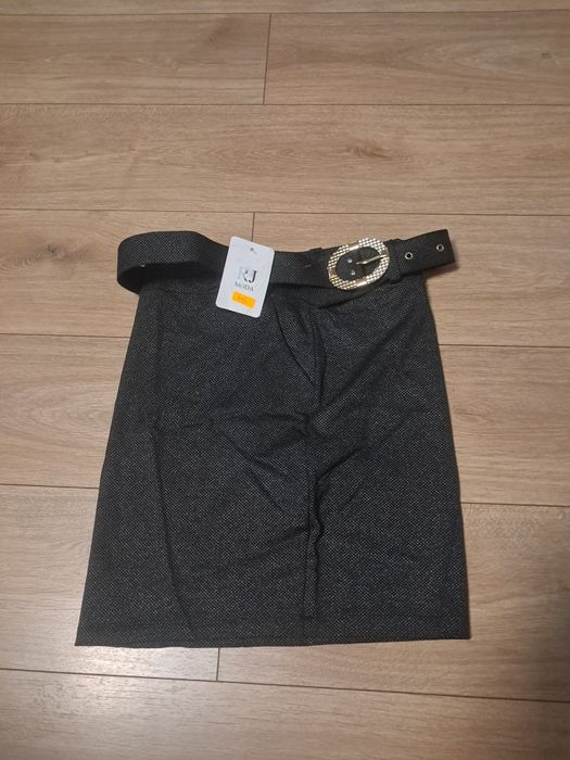 Spódnica  z paskiem firmy Made in italy rozm.S/M