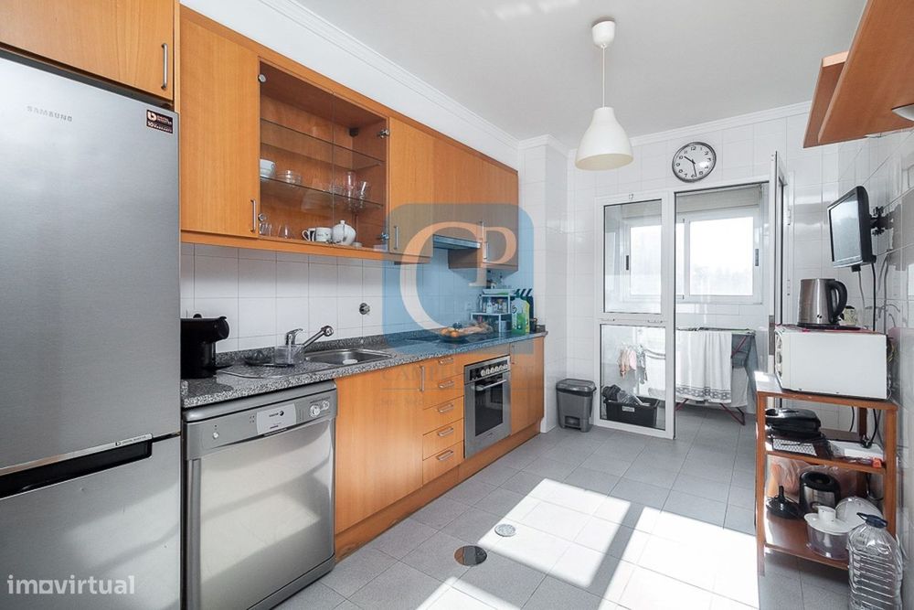 Apartamento T2 para arrendar em Lordelo do Ouro, Porto