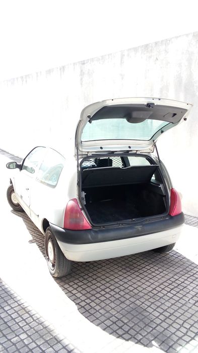 Renault Clio 1.9D Comercial (04/2000)