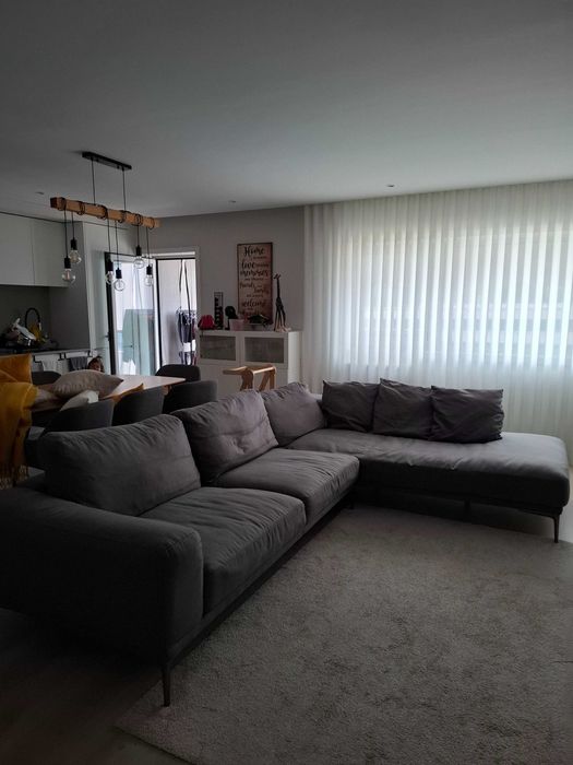 Sofá com chaise longue