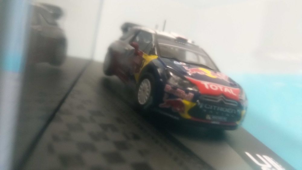 Citroen DS3 WRC #1 Loeb: Rally Itália-Sardenha 2011 Winner - Miniatura escala 1/64