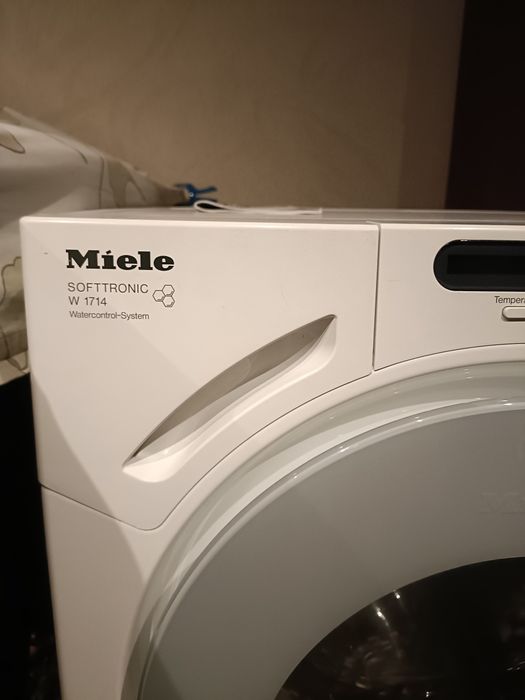 Máquina de lavar roupa Miele