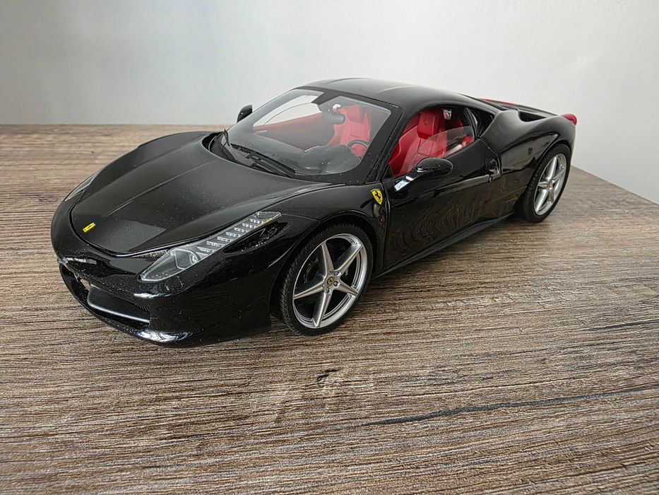 Ferrari 458 Itália 1:18 HOT WHEELS ELITE