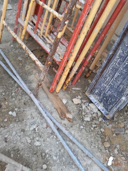 Andaimes completos com prancha