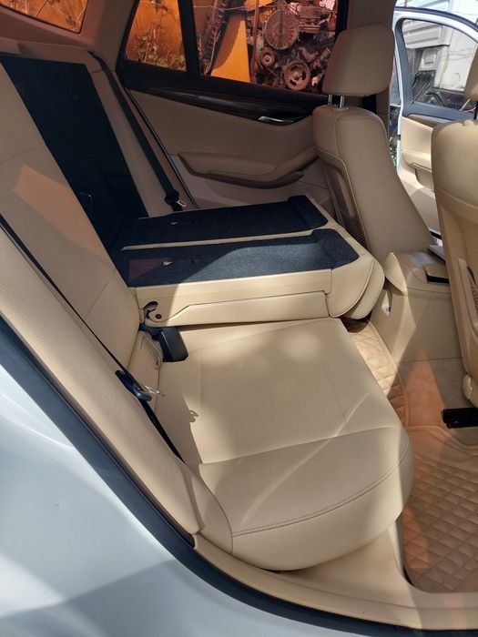 Продам bmw x1 2013