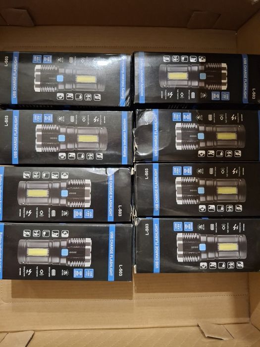 Мощный аккумуляторный фонарь. Прожектор ручной 4 LED с заря