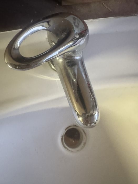 Umywalka Koło z baterią