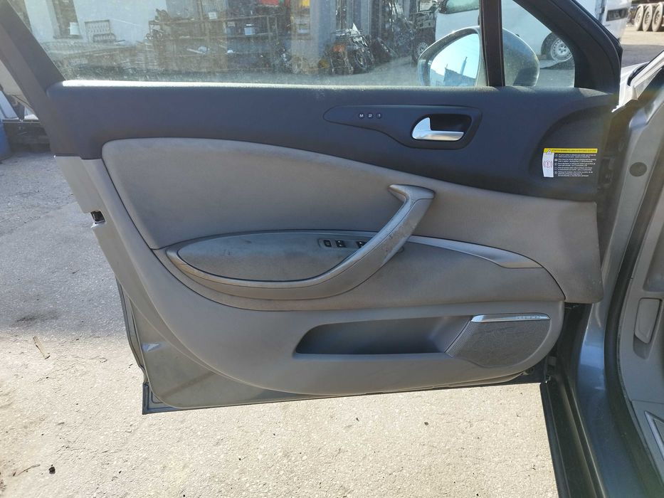 boczek tapicerka drzwi prawy lewy Citroen C5 III
