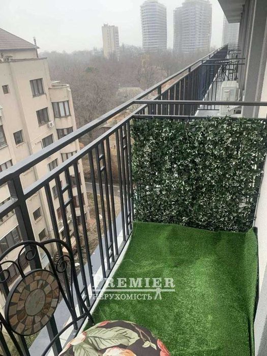 Продам 1 ком квартиру с видом на Парк.  Ремонт. Мебель.