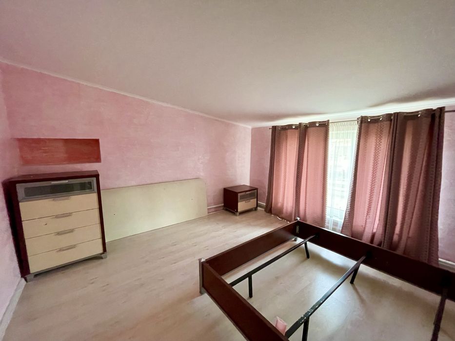 Продам двоповерховий будинок в Центрі!