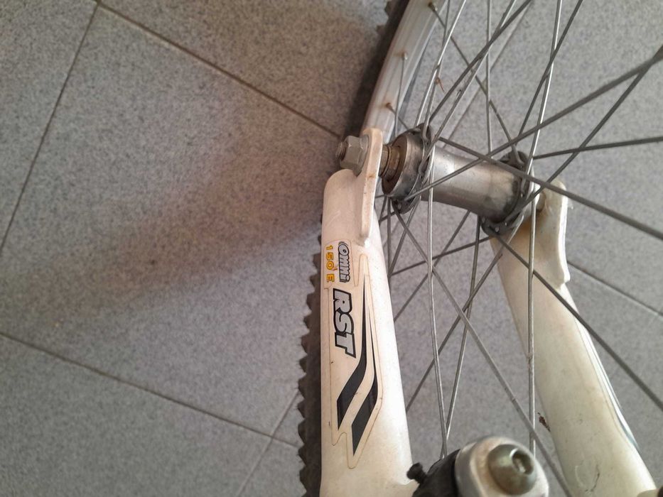 Bicicleta BTT com suspensão – bom estado