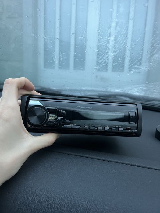 Autoradio Pioneer MVH-180UB