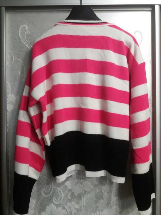 Свитер женский, состояние нового.