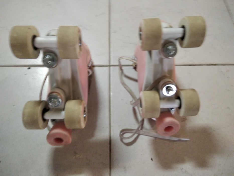 Vendo Patins de quatro rodas64740811663490122