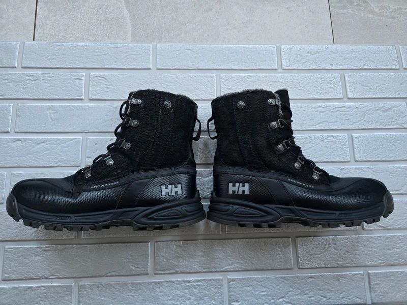 Śniegowce Helly Hansen rozm. 43 zimowe ocieplane snowboots