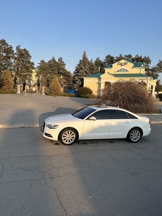 Здамо в аренду автомобіль AUDI A 6