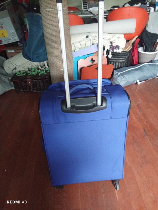 Mala trolley em bom  estado