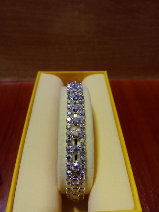 Продам браслет Swarovski