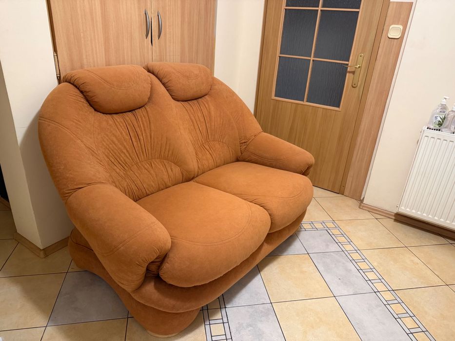 Sofa welurowa dwuosobowa ZA DARMO