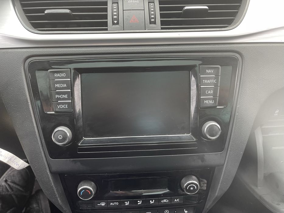 Panel wyswietlacz radio Skoda Rapid lift