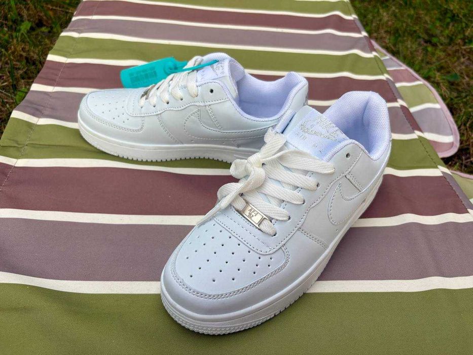 Кросівки Nike Air Force 1 — класичні білі кросівки 38, 39, 40, 41 розмір в наявності