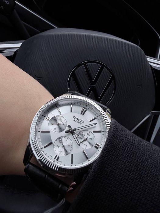 Чоловічий годинник CASIO MTP-1375L-7A.