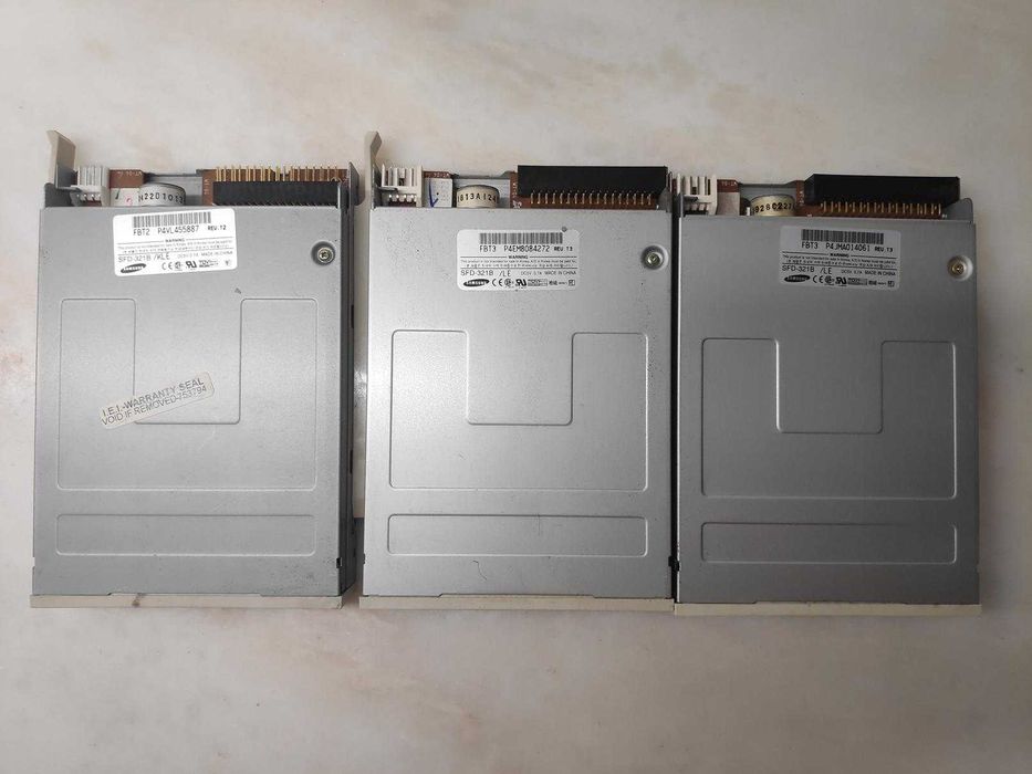 Samsung Floppy Disk Drives431319049475215361