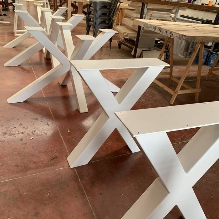 Стол .мебель лофт .торговая витрина .мебель для кафе. Бар .