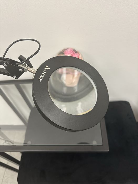 Lampa przykrecana do stolika lupa led