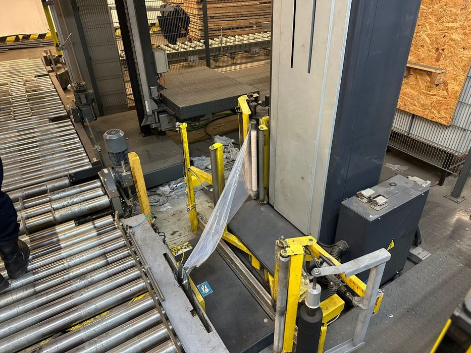 Przenośnik rolkowy linia do spinania i owijania palet